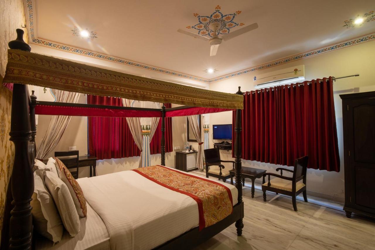 Hotel Royal Pratap Niwas Udaipur Exterior foto
