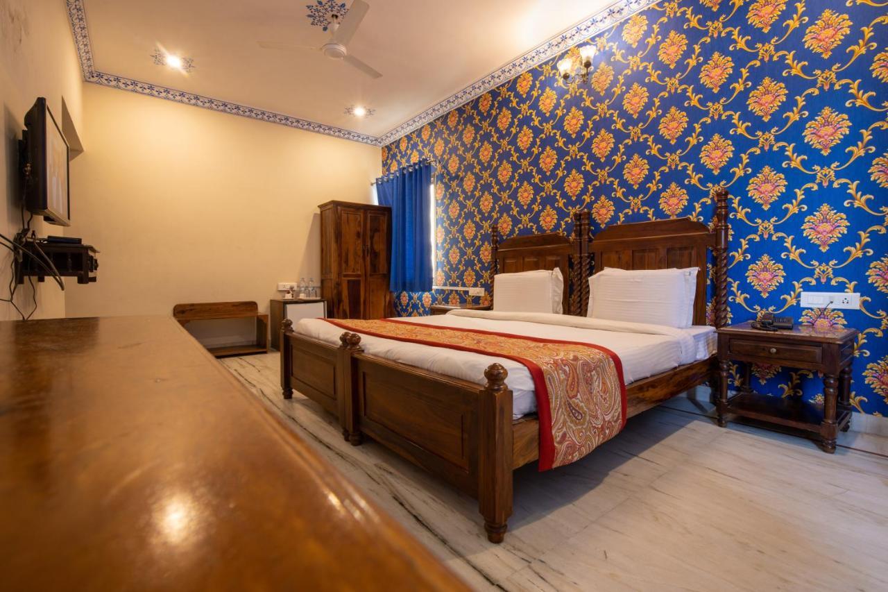 Hotel Royal Pratap Niwas Udaipur Exterior foto