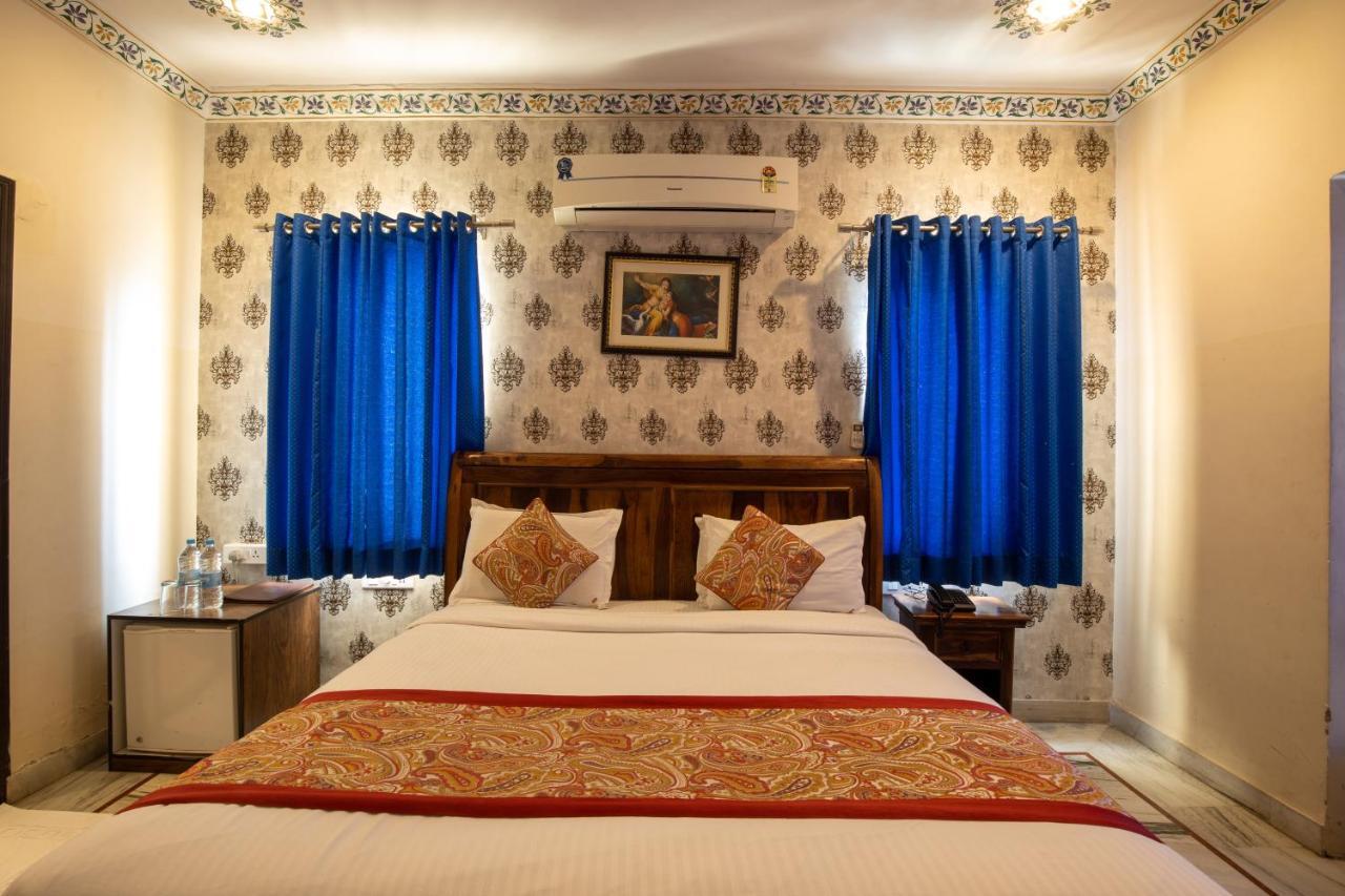 Hotel Royal Pratap Niwas Udaipur Exterior foto