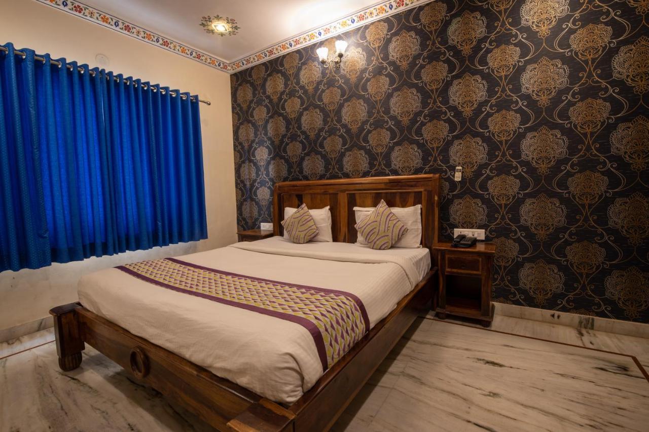 Hotel Royal Pratap Niwas Udaipur Exterior foto