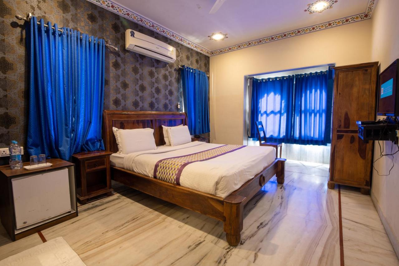 Hotel Royal Pratap Niwas Udaipur Exterior foto
