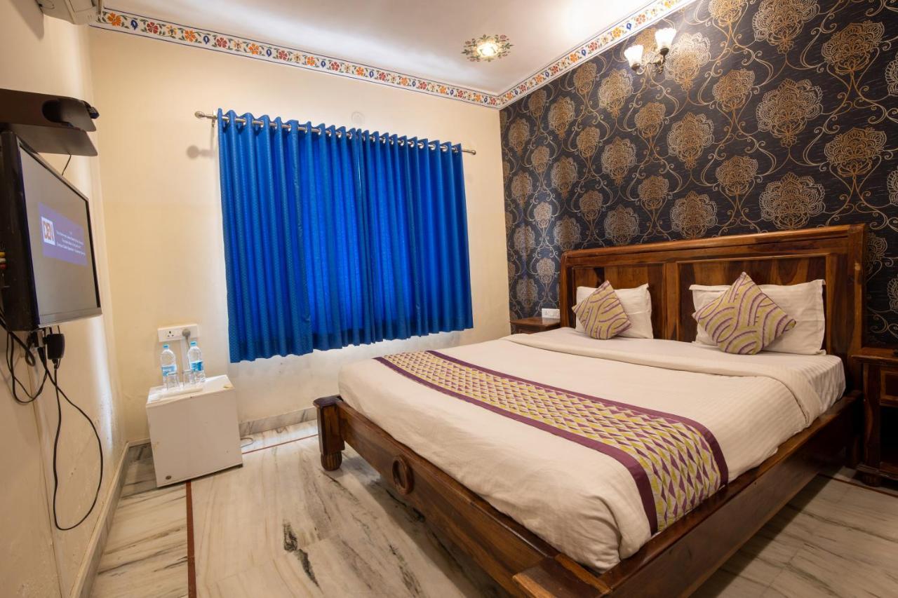 Hotel Royal Pratap Niwas Udaipur Exterior foto