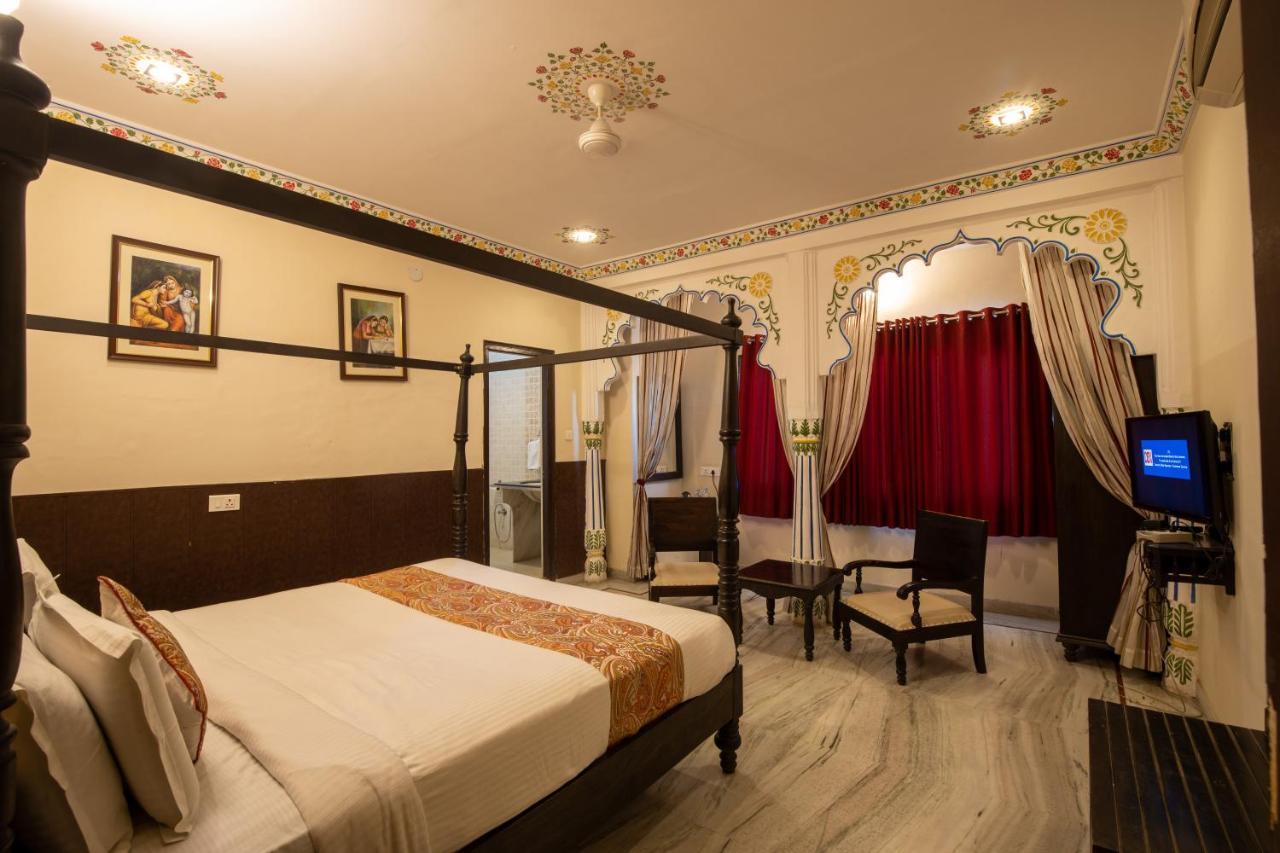 Hotel Royal Pratap Niwas Udaipur Exterior foto