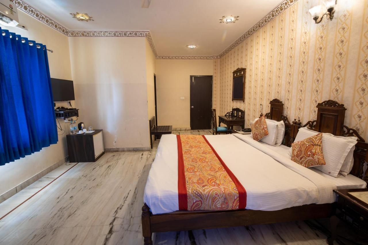 Hotel Royal Pratap Niwas Udaipur Exterior foto