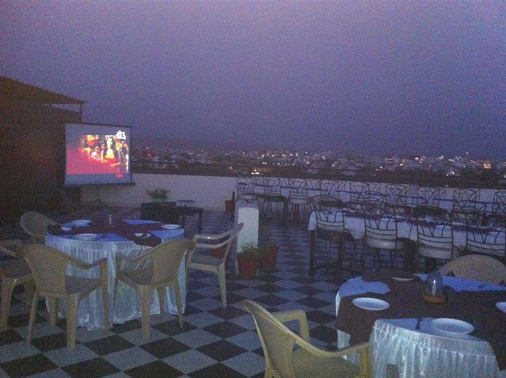 Hotel Royal Pratap Niwas Udaipur Exterior foto