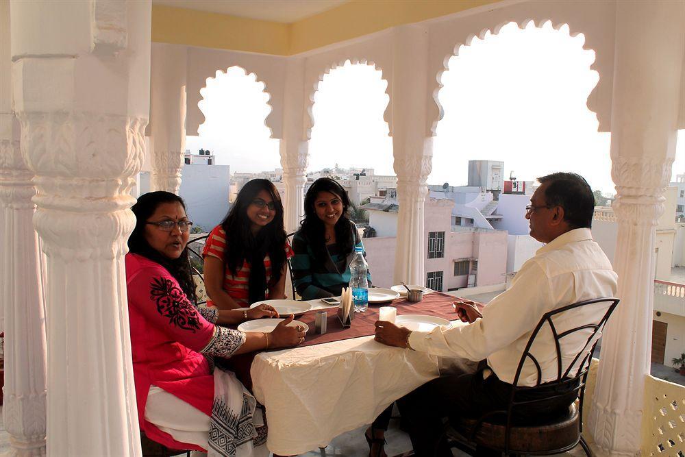 Hotel Royal Pratap Niwas Udaipur Exterior foto