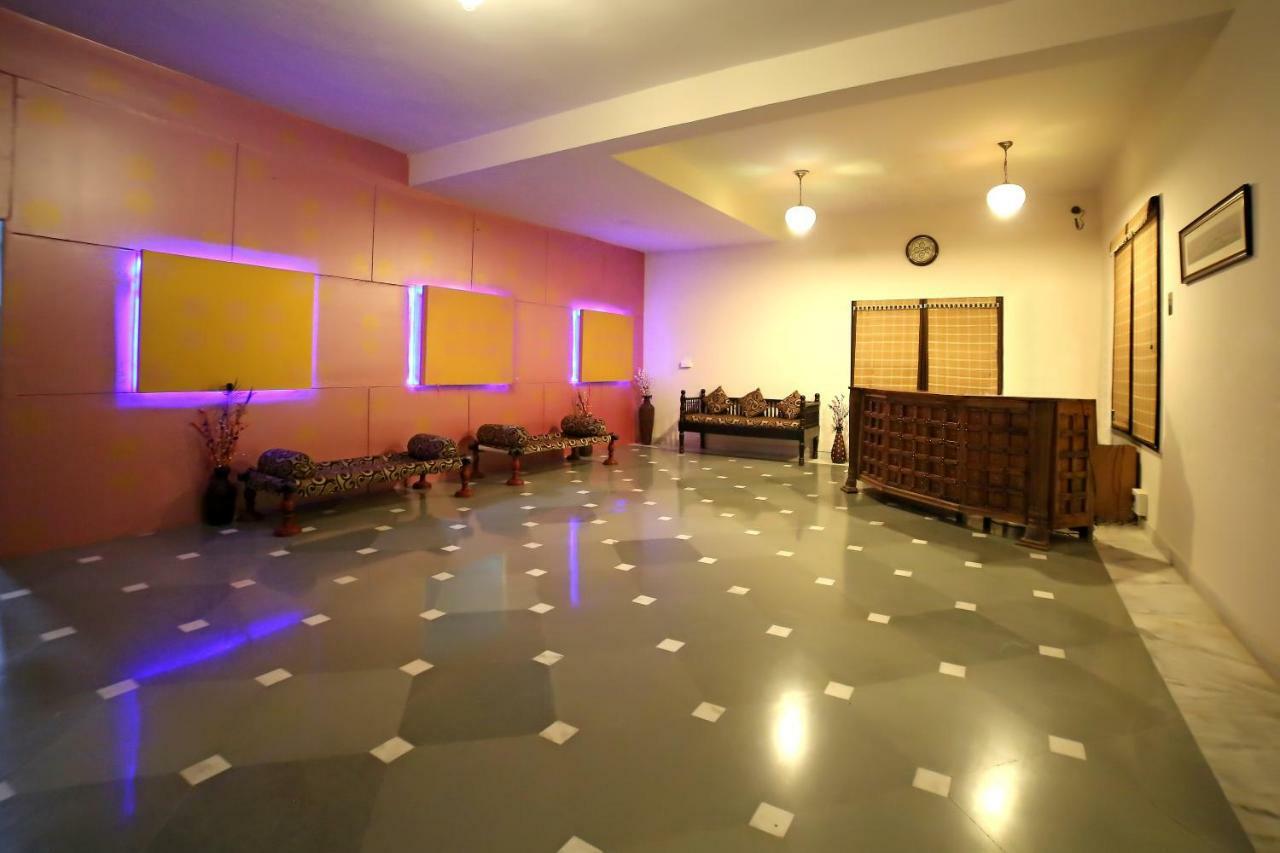 Hotel Royal Pratap Niwas Udaipur Exterior foto