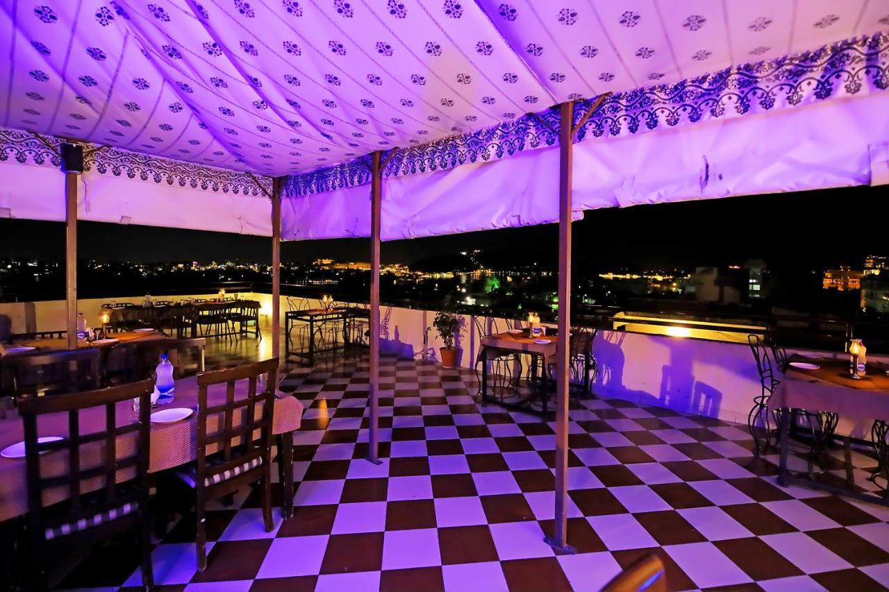 Hotel Royal Pratap Niwas Udaipur Exterior foto