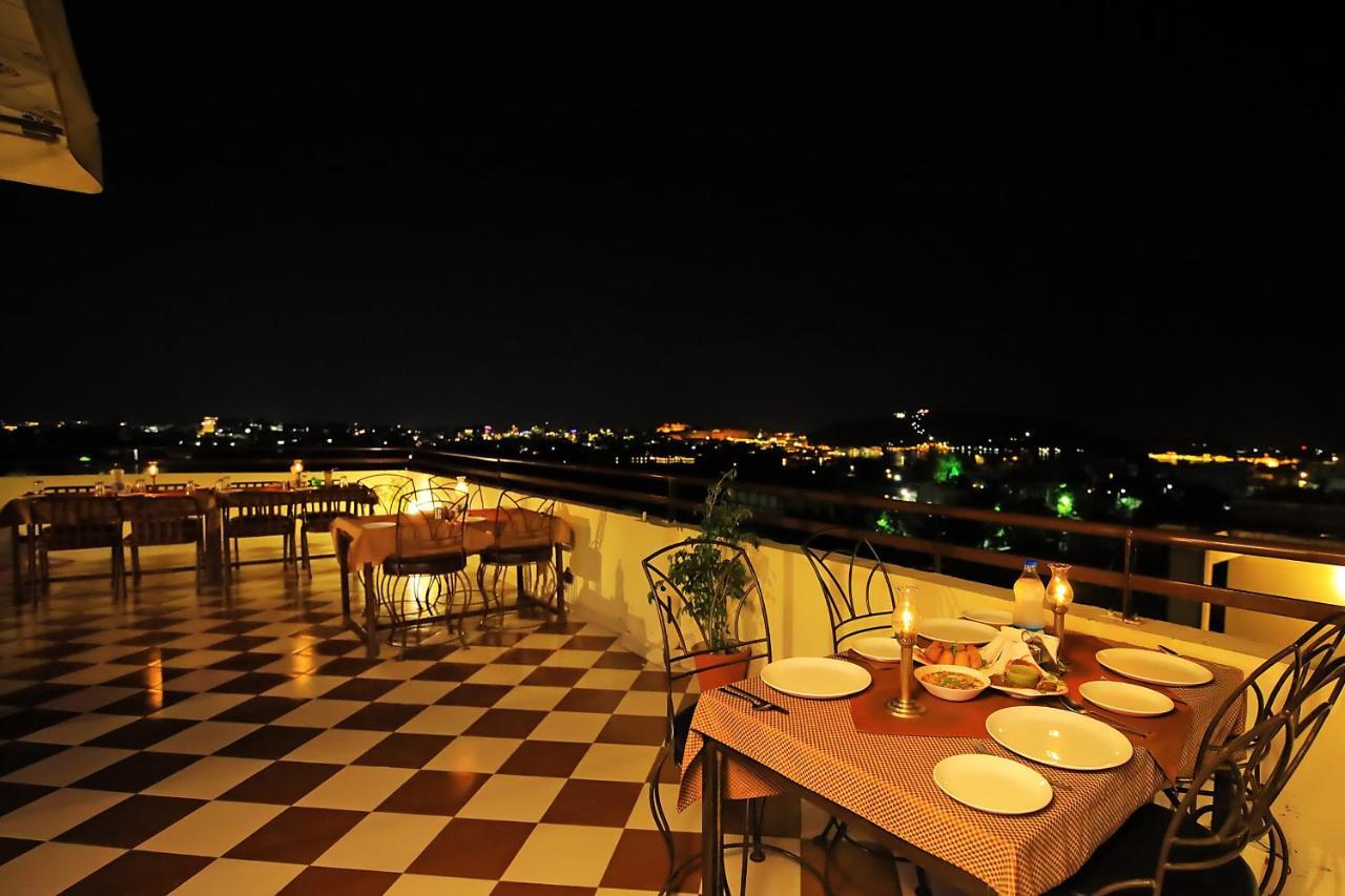 Hotel Royal Pratap Niwas Udaipur Exterior foto