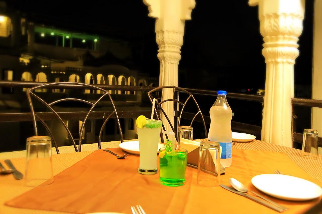 Hotel Royal Pratap Niwas Udaipur Exterior foto