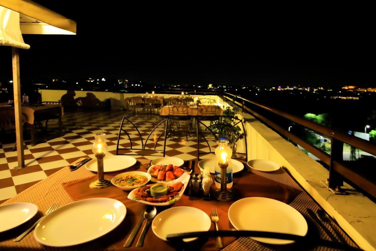 Hotel Royal Pratap Niwas Udaipur Exterior foto